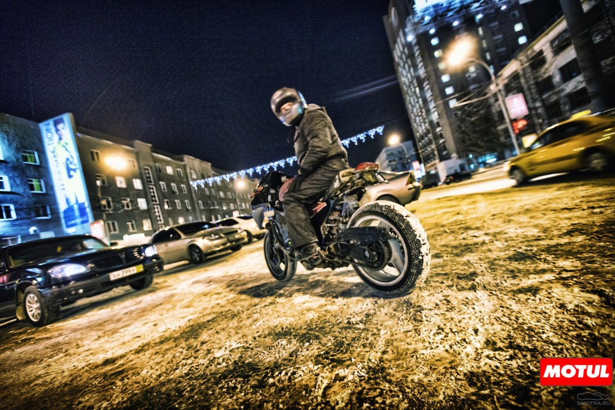 На мотоцикле по городу