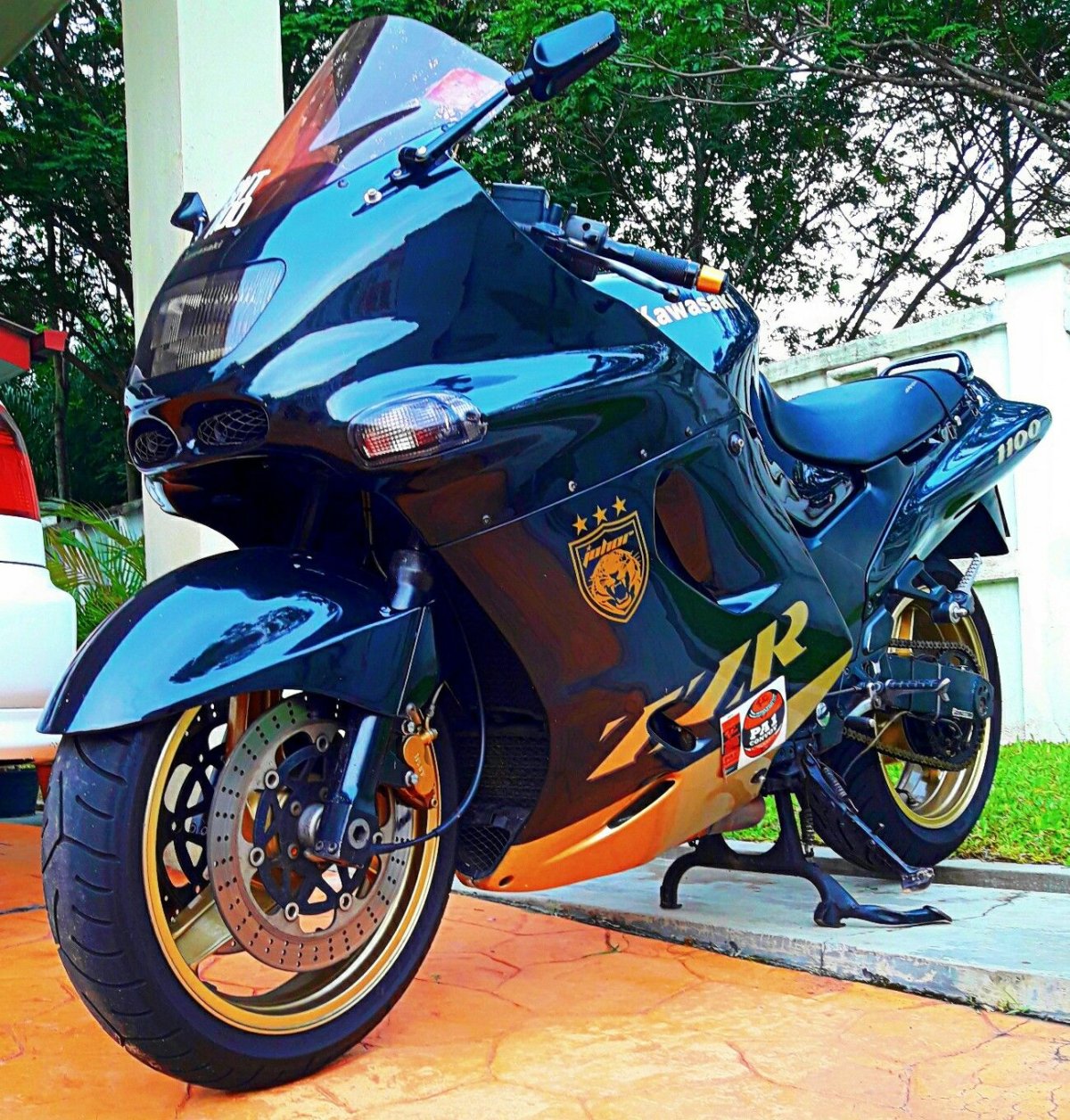 Кавасаки ЗЗР 1100