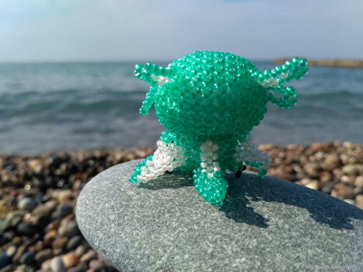 Дракончик из бисера амигуруми