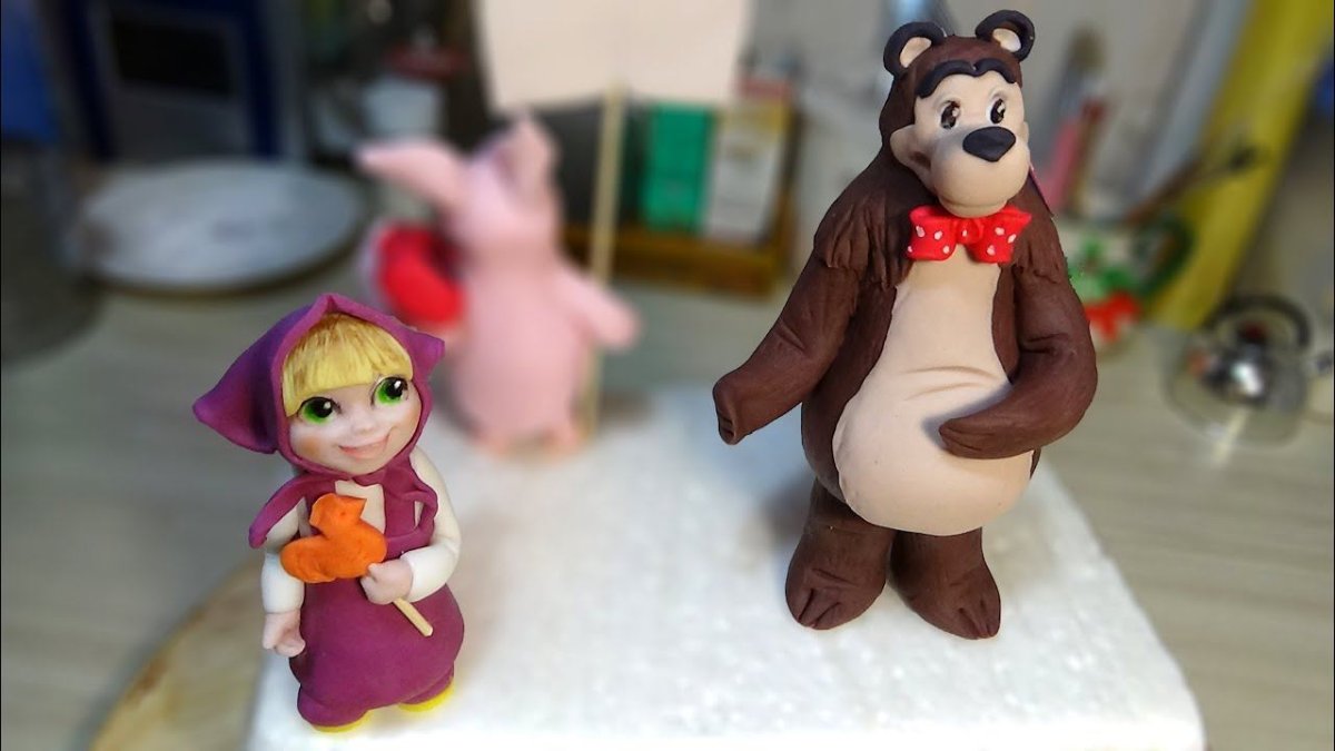Маша и медведь из пластилина