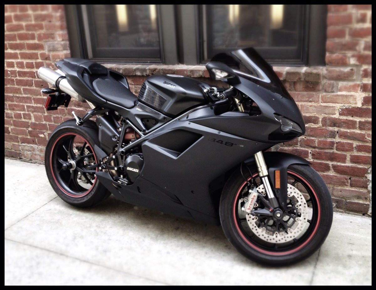 Ducati 848 EVO Dark