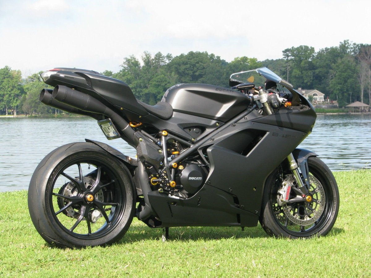 Ducati 848 EVO