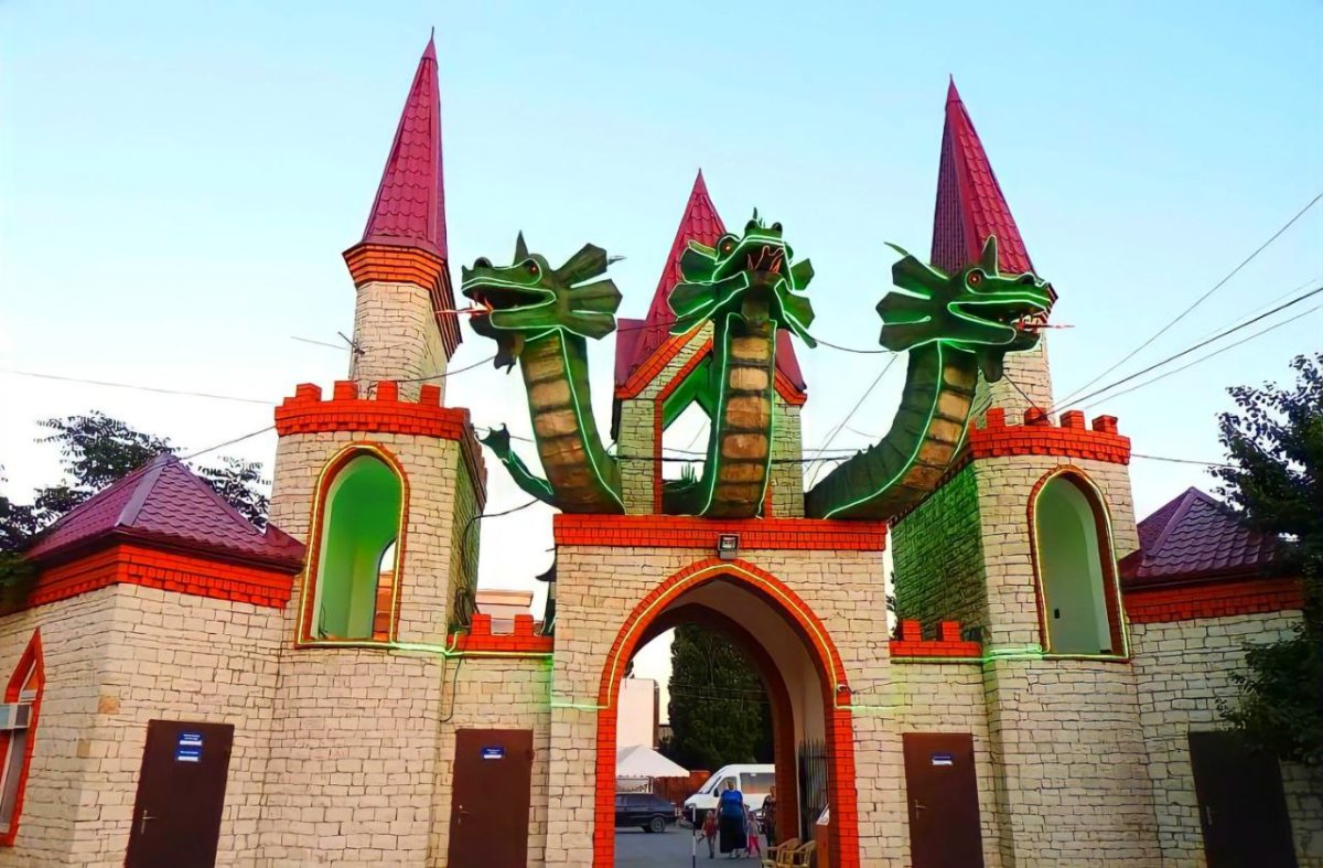 Парк три дракона в Махачкале