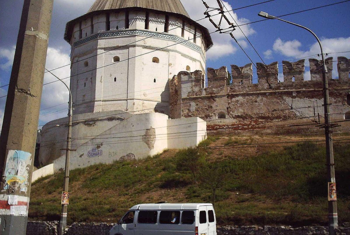 Астрахань в 90-е годы