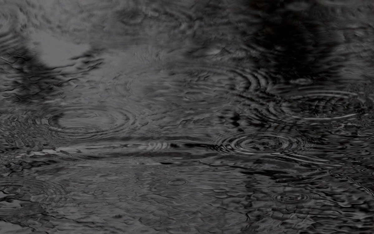 Черно белый фон вода