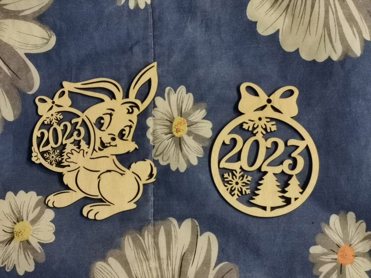 Новогодние игрушки из фанеры 2023 Зайка