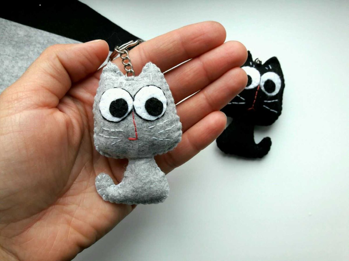 Игрушка из фетра "кот"