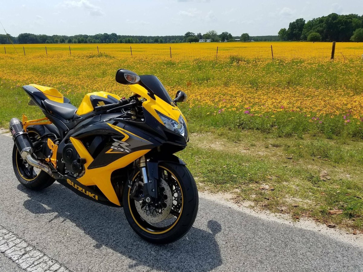 Suzuki GSXR 600 желтый