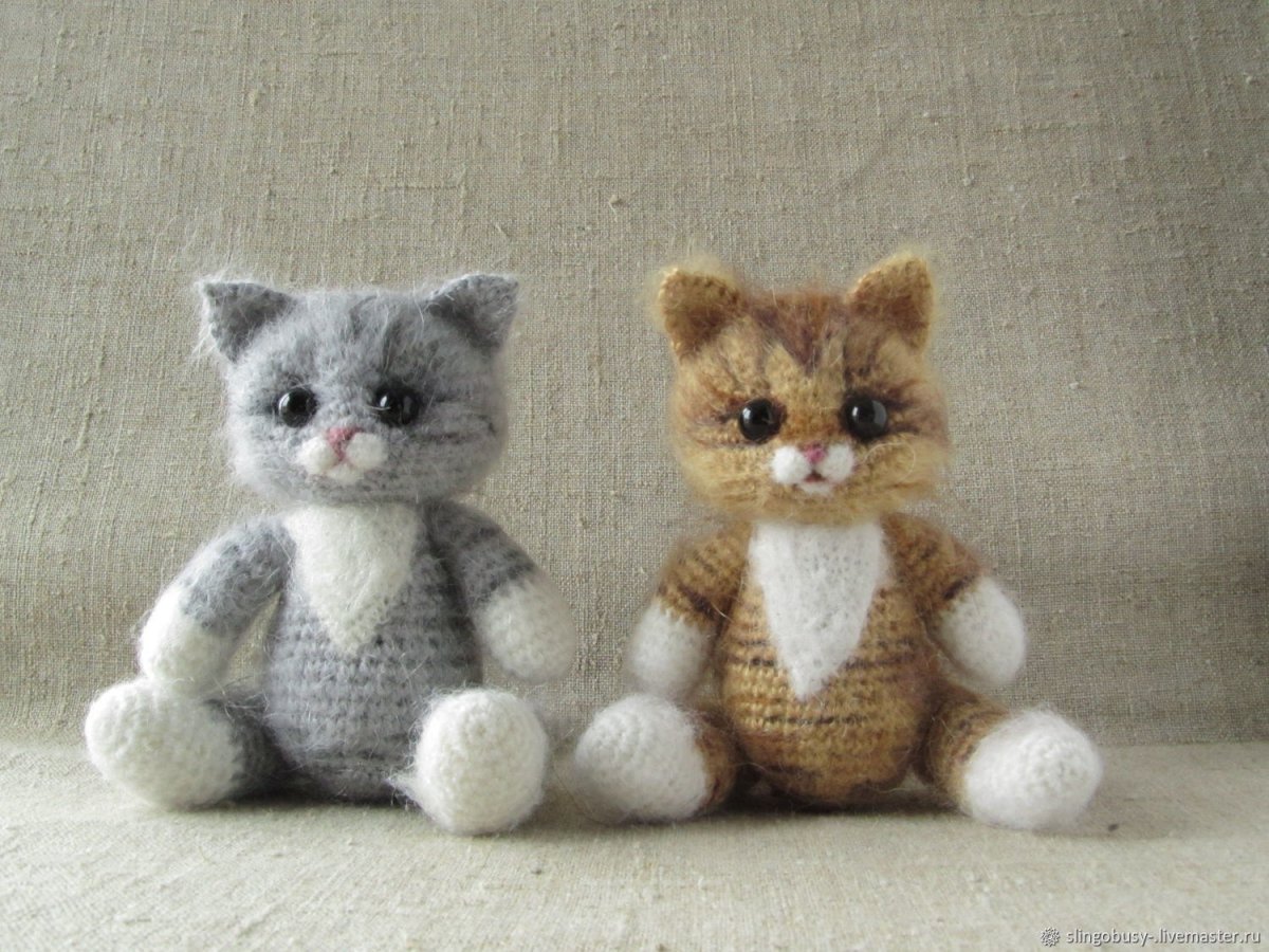 Вязаные игрушки котики
