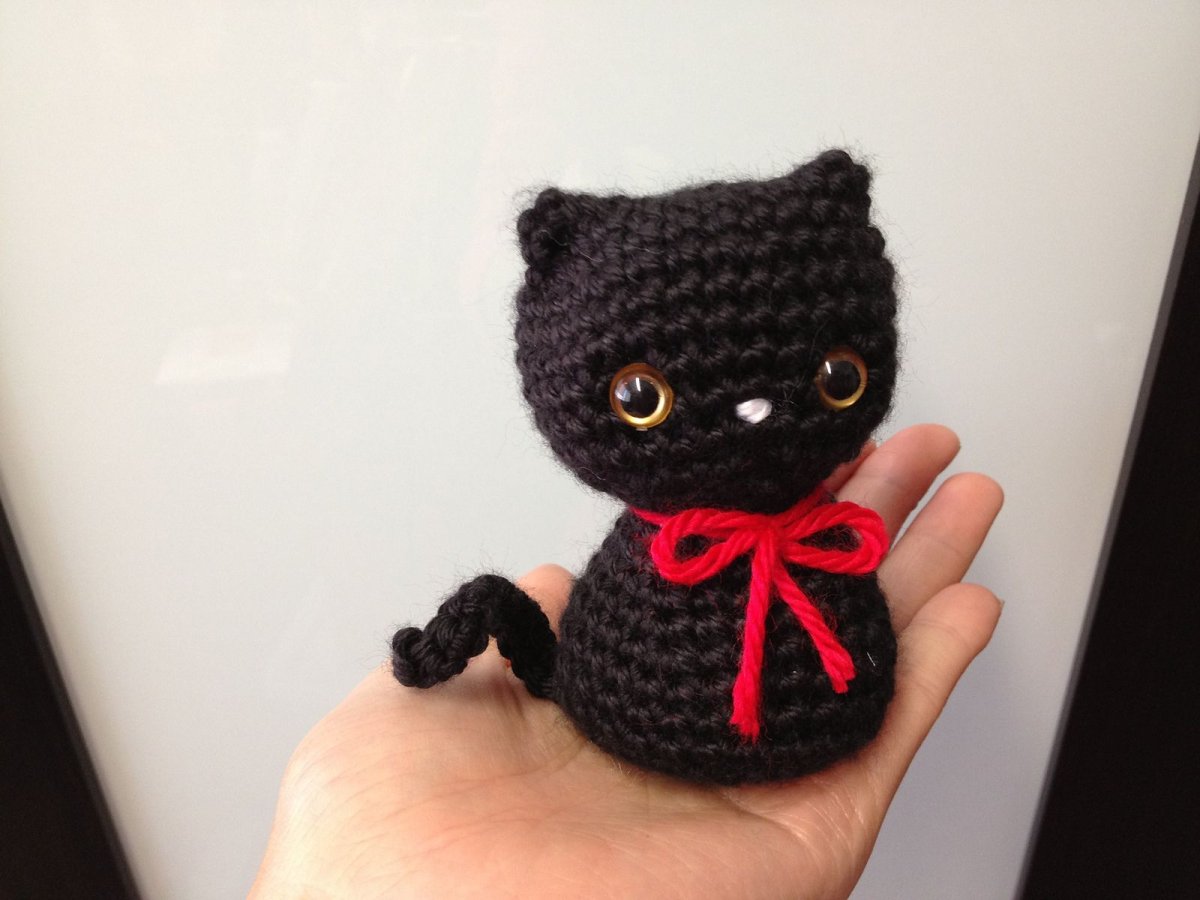 Амигуруми котенок