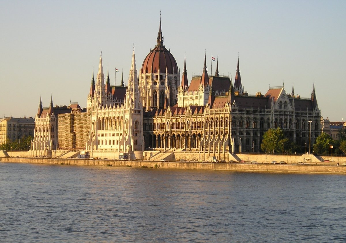 Здание парламента в Будапеште