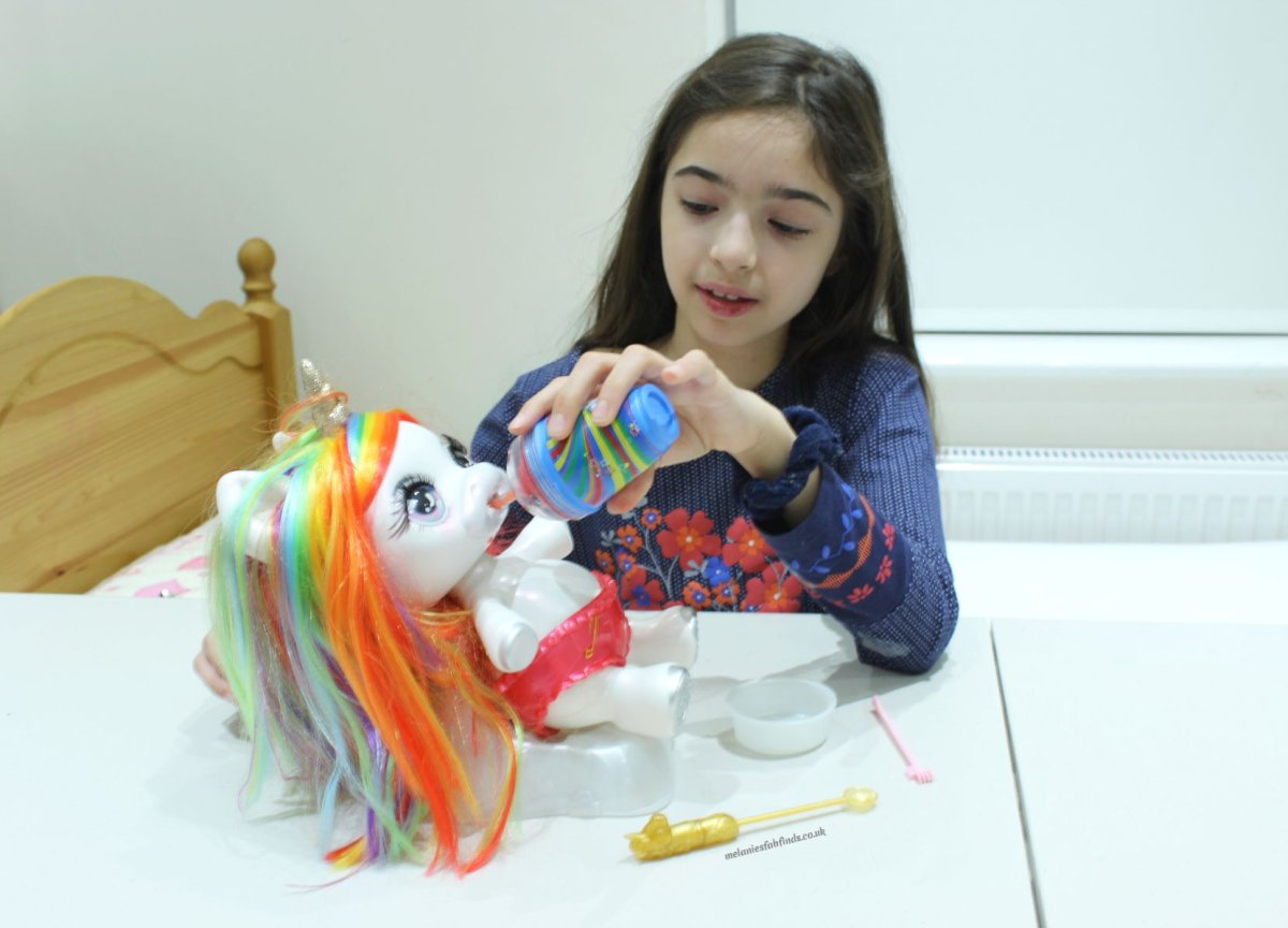 Игрушка пони которая ест СЛАЙМ