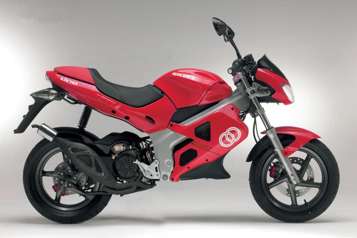 Скутер Gilera DNA 50